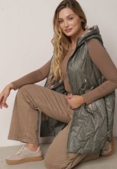 Zielona Pikowana Kamizelka o Długim Kroju z Nieodpinanym Kapturem w Romby Dephice. Zielone kamizelki damskie Born2be, l, bez wzorów, z jeansu, z kapturem. Za 139.99 zł.