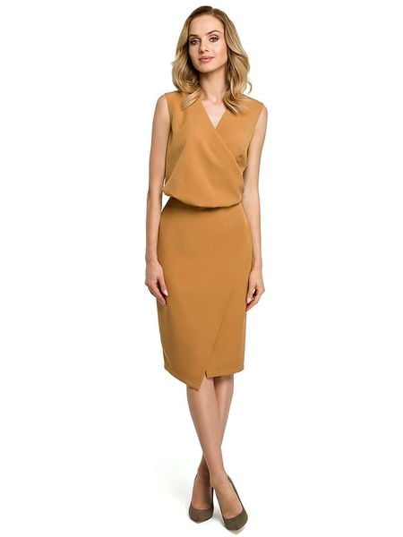 Made of emotion Sukienka w kolorze jasnobrązowym rozmiar: M. Brązowe sukienki damskie Made Of Emotion, bez wzorów, bez ramiączek. Za 56.79 zł.