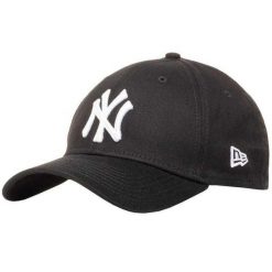 Czapka Z Daszkiem 39Thirty Classic New York Yankees. Czarne czapki z daszkiem damskie New Era, bez wzorów, z materiału. Za 179.99 zł.