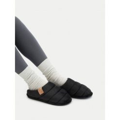 Kapcie G-Star. Czarne kapcie damskie G-Star. Za 43.99 zł.