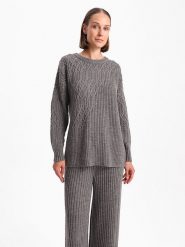BGN Sweter w kolorze antracytowym rozmiar: 38. Czarne swetry klasyczne damskie BGN, ze splotem, bez kołnierzyka. Za 92.21 zł.