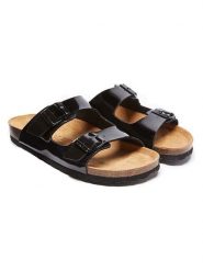 Mandel Klapki "Alberto" w kolorze czarnym rozmiar: 38. Czarne klapki damskie Mandel, bez wzorów, z otwartym noskiem, bez obcasa, bez zapięcia. Za 121.99 zł.