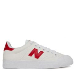 Trampki New Balance. Białe trampki damskie New Balance, bez wzorów, bez zapięcia. Za 249.99 zł.