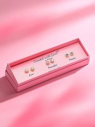 Created with Love 3-częściowy zestaw kolczyków-wkrętek "Forever" z cyrkoniami rozmiar: onesize. Niebieskie kolczyki damskie Created with Love, z cyrkonią, z mosiądzu. Za 56.99 zł.