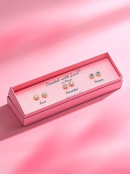 Created with Love 3-częściowy zestaw kolczyków-wkrętek "Forever" z cyrkoniami rozmiar: onesize. Niebieskie kolczyki damskie Created with Love, z cyrkonią, z mosiądzu. Za 56.99 zł.