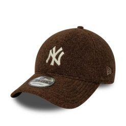 Czapka baseballowa New York Yankees New Era 9Forty Winter Borg. Brązowe czapki z daszkiem damskie New Era, bez wzorów, z materiału. Za 176.00 zł.