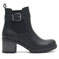 Botki Clara Barson. Czarne botki damskie Clara Barson, bez obcasa, na słupku, bez zapięcia. Za 159.99 zł.