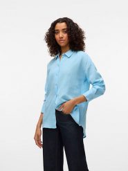 Vero Moda Koszula w kolorze błękitnym rozmiar: M. Niebieskie koszule damskie Vero Moda, m, bez wzorów, z bawełny, bez kołnierzyka, bez ramiączek. Za 83.42 zł.