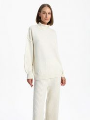 BGN Sweter w kolorze kremowym rozmiar: 40. Brązowe swetry klasyczne damskie BGN, ze splotem, bez kołnierzyka. Za 127.65 zł.