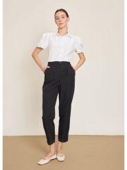 BGN Spodnie w kolorze czarnym rozmiar: 40. Czarne spodnie materiałowe damskie BGN, bez wzorów, z materiału. Za 108.99 zł.