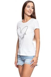 MUSTANG T SHIRT DAMSKI Alexia C Print Cloud Dancer 1008935 2020. Białe t-shirty damskie Mustang, s, bez wzorów, bez kołnierzyka. W wyprzedaży za 39.99 zł.