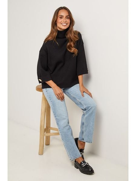 Soft Cashmere Golf w kolorze czarnym rozmiar: 38/40. Czarne golfy damskie Soft Cashmere, bez wzorów, bez ramiączek. Za 184.95 zł.