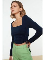 Trendyol Koszulka w kolorze granatowym rozmiar: S. Niebieskie koszulki damskie Trendyol, s, bez wzorów, bez kołnierzyka, bez ramiączek. Za 56.53 zł.