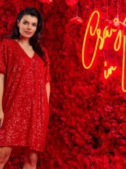 Awama Sukienka w kolorze czerwonym rozmiar: onesize. Czerwone sukienki damskie Awama, bez wzorów, bez ramiączek. Za 212.99 zł.