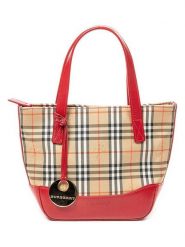 Burberry Torebka w kolorze beżowo-czerwonym - 16 x 17 x 8 cm rozmiar: onesize. Brązowe torebki klasyczne damskie Burberry, z materiału, bez dodatków. Za 2,435.99 zł.