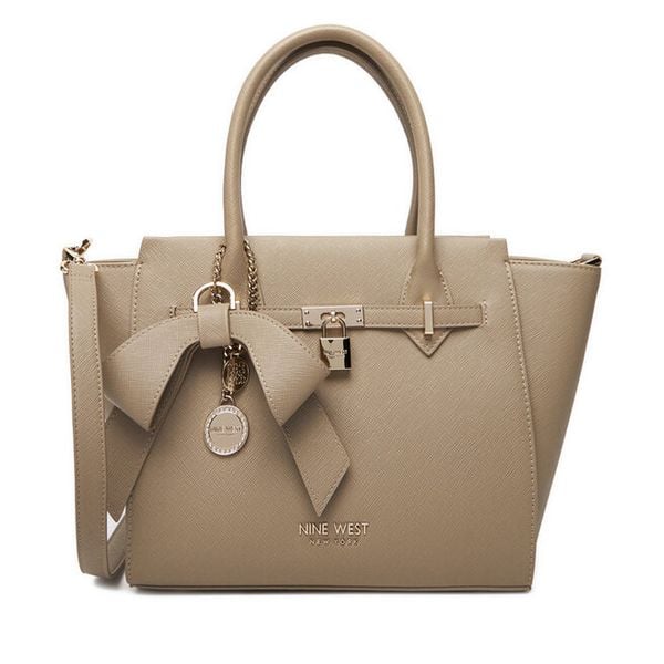Torebka Nine West. Brązowe torebki klasyczne damskie Nine West, bez dodatków. Za 349.99 zł.