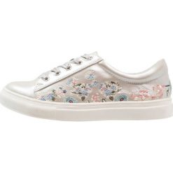 Friboo Tenisówki i Trampki silver. Szare buty sportowe dziewczęce Friboo, z materiału. Za 149.00 zł.