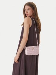 Guess Torebka J6GZ05 W4090 Różowy. Czerwone torebki klasyczne damskie Guess, ze skóry, bez dodatków. Za 242.99 zł.