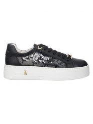 Patrizia Pepe Skórzane sneakersy w kolorze czarnym rozmiar: 38. Czarne obuwie sportowe damskie Patrizia Pepe, z materiału, bez zapięcia. Za 503.95 zł.