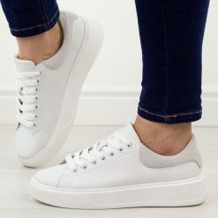 Białe skórzane półbuty damskie Cambell 19347. Białe półbuty damskie Cambell, na jesień, bez wzorów, z jeansu, bez obcasa, bez zapięcia. Za 229.00 zł.