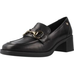 Tenisówki Carmela Model 16200102c Kolor Czarny. Czarne trampki damskie Carmela, bez wzorów, ze skóry, bez zapięcia. Za 467.70 zł.