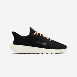 Buty sportowe damskie Decathlon KLNJ Be Essential. Czarne obuwie sportowe casual damskie Decathlon, z poliesteru, trekkingowe. Za 79.99 zł.