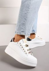 Biało-Czarne Sneakersy z Platformą i Odpinanymi Biżuteryjnymi Aplikacjami na Sznurówkach Nasuumi. Białe obuwie sportowe damskie Born2be, z jeansu, bez zapięcia. Za 89.99 zł.
