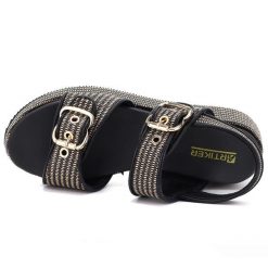 Sandały damskie na platformie czarno-złote Artiker 58C1741. Czarne sandały damskie Artiker, bez wzorów, ze skóry ekologicznej, bez obcasa, na platformie, bez zapięcia. Za 199.99 zł.