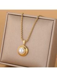 Atelier MIU Pozłacany naszyjnik z zawieszką - dł. 46 cm rozmiar: onesize. Białe naszyjniki damskie atelier MIU, z perłą, pozłacane. Za 39.99 zł.