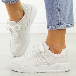 Białe sportowe buty damskie Jezzi News 6781. Białe obuwie sportowe casual damskie Jezzi, z dresówki, trekkingowe. Za 129.00 zł.