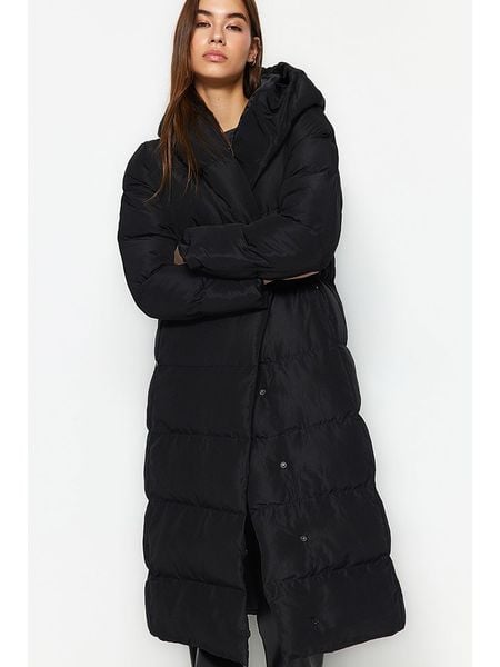 Trendyol Płaszcz zimowy w kolorze czarnym rozmiar: S. Czarne płaszcze damskie Trendyol, na zimę, s, bez wzorów, z puchu, bez kaptura. Za 179.22 zł.