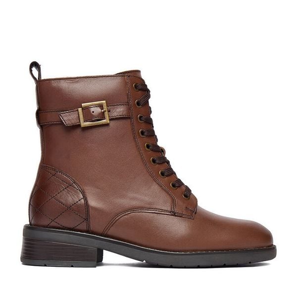 Trzewiki Lasocki. Brązowe botki damskie Lasocki, bez obcasa, na płaskiej podeszwie, bez zapięcia. Za 279.99 zł.