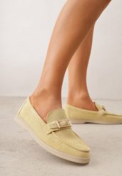 Żółte Mokasyny z Prostokątną Metaliczną Ozdobą Aeleorane. Żółte mokasyny damskie Born2be, z materiału, z okrągłym noskiem, bez obcasa. Za 119.99 zł.