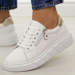 Białe skórzane półbuty damskie na platformie Jezzi 18-20. Białe półbuty damskie Jezzi, na jesień, bez wzorów, z jeansu, bez obcasa, na platformie, bez zapięcia. Za 249.00 zł.