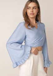 Niebieska Wiskozowa Bluzka z Rozkloszowanymi Rękawami z Falbankami i Wiązaniem Basoclus. Niebieskie bluzki damskie Born2be, bez wzorów, z jeansu, eleganckie, bez kołnierzyka, bez ramiączek. Za 89.99 zł.