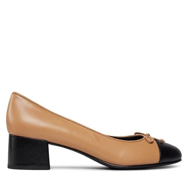 Czółenka Tory Burch. Brązowe czółenka damskie Tory Burch, bez wzorów, bez obcasa. Za 1,019.00 zł.