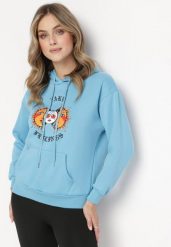 Jasnoniebieska Bluza z Kolorowym Nadrukiem i Kapturem Kimna. Niebieskie bluzy damskie Born2be, l, bez wzorów. Za 79.99 zł.