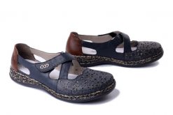 RIEKER 463H4-14 blue, półbuty/sandały damskie. Niebieskie półbuty damskie Rieker, w ażurowe wzory, ze skóry, bez obcasa, bez zapięcia. Za 329.90 zł.