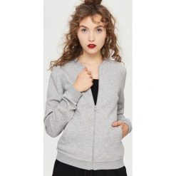 Bluza bomberka - Jasny szar. Szare bluzy damskie Sinsay. W wyprzedaży za 29.99 zł.