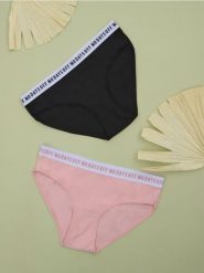 Majtki figi 2 pack - różowy. Czerwone figi Sinsay, bez wzorów. Za 12.99 zł.
