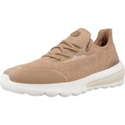 Buty GEOX D SPHERICA ACTIF Brąz. Brązowe obuwie trekkingowe damskie Geox, z tkaniny, bez zapięcia. Za 284.99 zł.