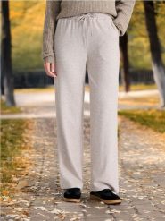Spodnie dresowe - beżowy. Brązowe spodnie sportowe damskie Sinsay, l, bez wzorów, z dresówki. Za 49.99 zł.