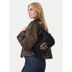 Torebka LOVE MOSCHINO. Czarne torebki klasyczne damskie Love Moschino, bez dodatków. Za 949.99 zł.
