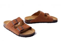 DR. BRINKMANN 600134-21 cognac, klapki damskie. Brązowe klapki damskie Dr. Brinkmann, bez wzorów, ze skóry, bez obcasa, bez zapięcia. Za 264.90 zł.