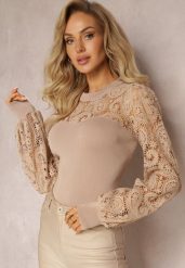 Beżowa Bluzka z Koronkowymi Rękawami i Dekoltem Crasve. Brązowe bluzki damskie Renee, s, bez wzorów, z koronki, eleganckie, bez kołnierzyka, bez ramiączek. Za 119.99 zł.