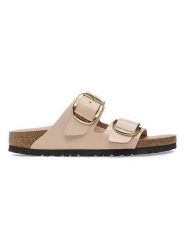 Birkenstock Skórzane klapki "Arizona Big Buckle" w kolorze beżowym rozmiar: 37. Brązowe klapki damskie Birkenstock, bez wzorów, z otwartym noskiem, bez obcasa, bez zapięcia. Za 527.10 zł.