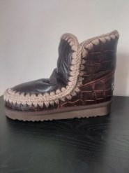 Mou Skórzane botki zimowe w kolorze brązowym rozmiar: 39. Brązowe botki damskie Mou, na zimę, ze skóry, bez obcasa, bez zapięcia. Za 869.99 zł.