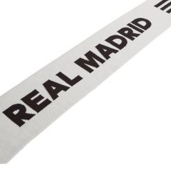 Szalik Real Madrid Home. Białe szaliki damskie Adidas, bez wzorów. W wyprzedaży za 114.68 zł.