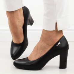 Czarne skórzane czółenka damskie na słupku Sergio Leone Pb130 Gł. Czarne czółenka damskie Sergio Leone, bez wzorów, z jeansu, bez obcasa, na obcasie. Za 199.00 zł.