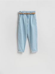 Jeansy paperbag z paskiem - niebieski. Niebieskie jeansy damskie Reserved. Za 139.99 zł.